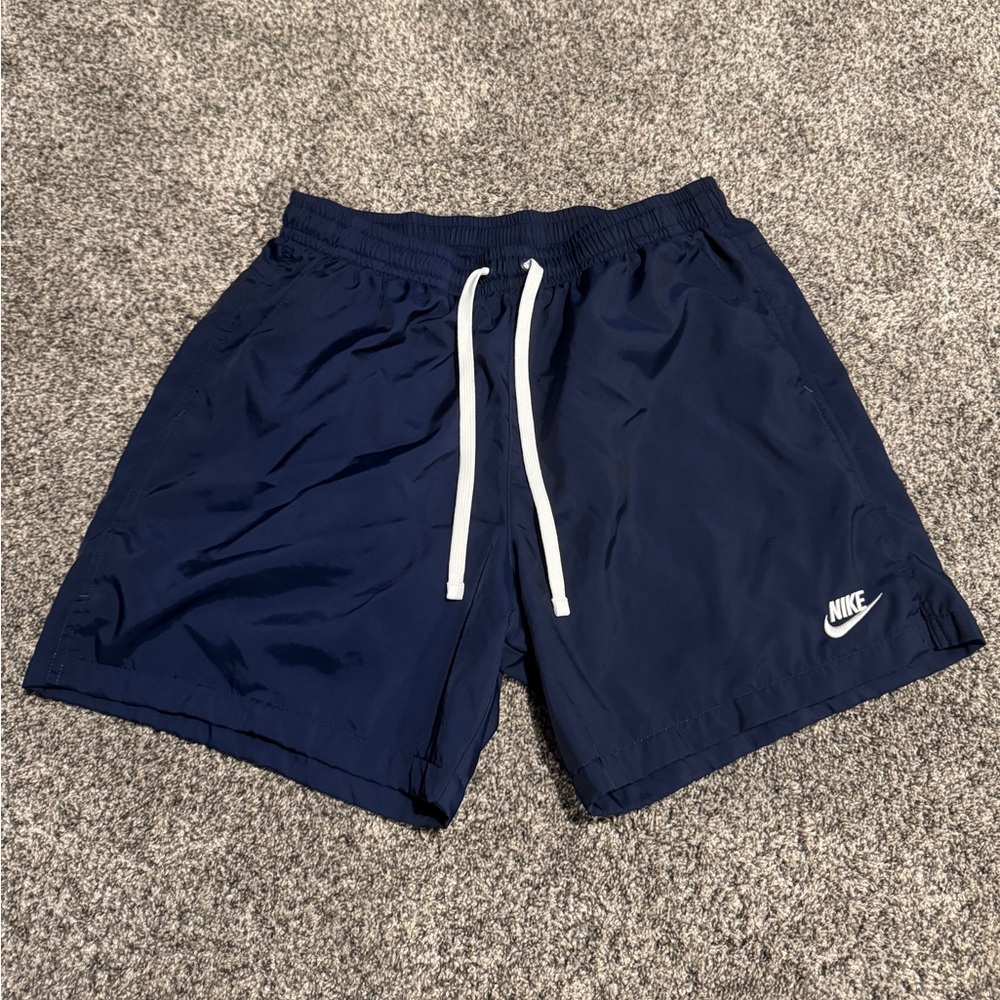 Men’s Nike navy blue woven shorts